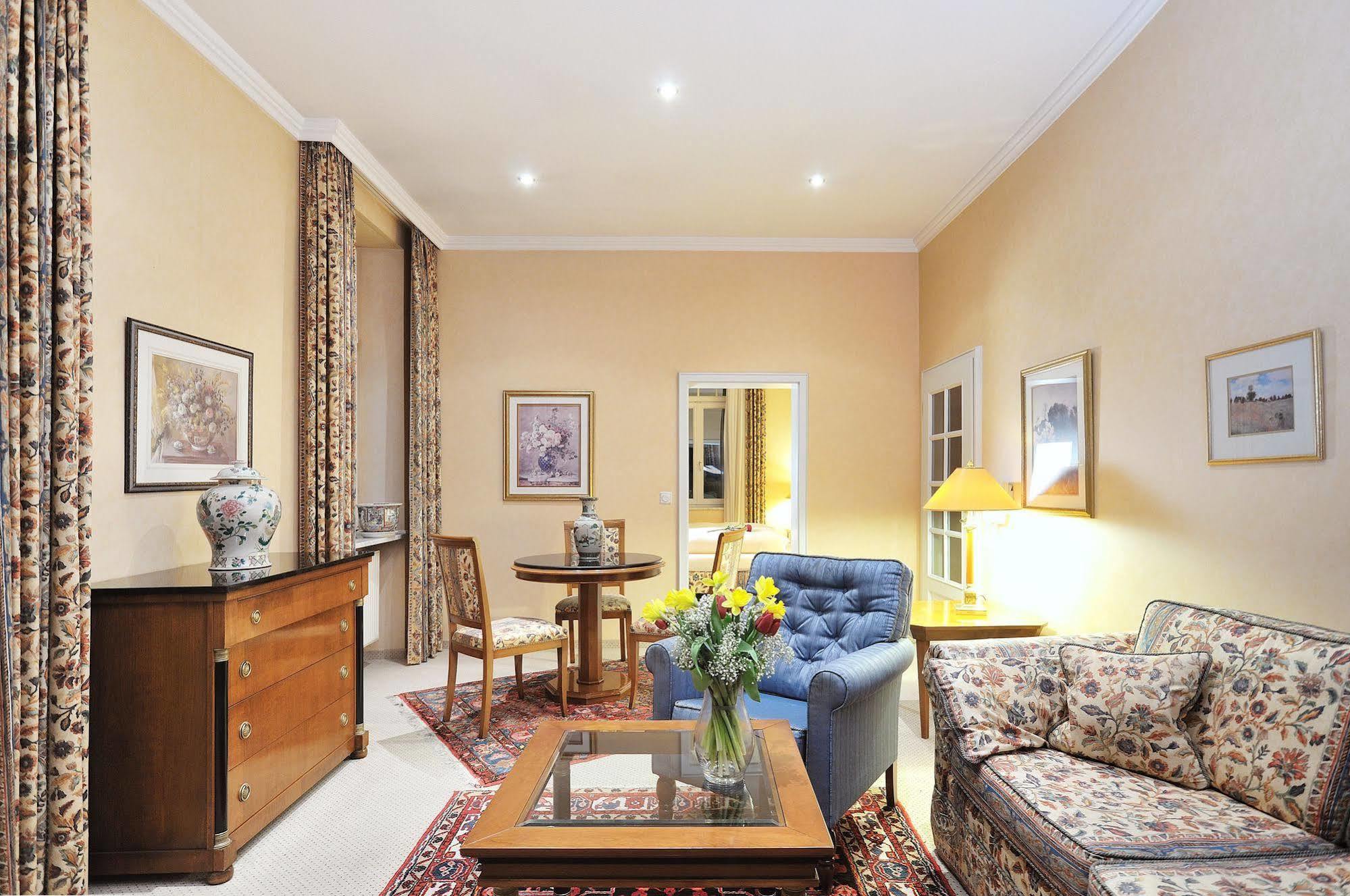 Hotel Residenz Am Rosengarten บาดคิสซินเงิน ภายนอก รูปภาพ